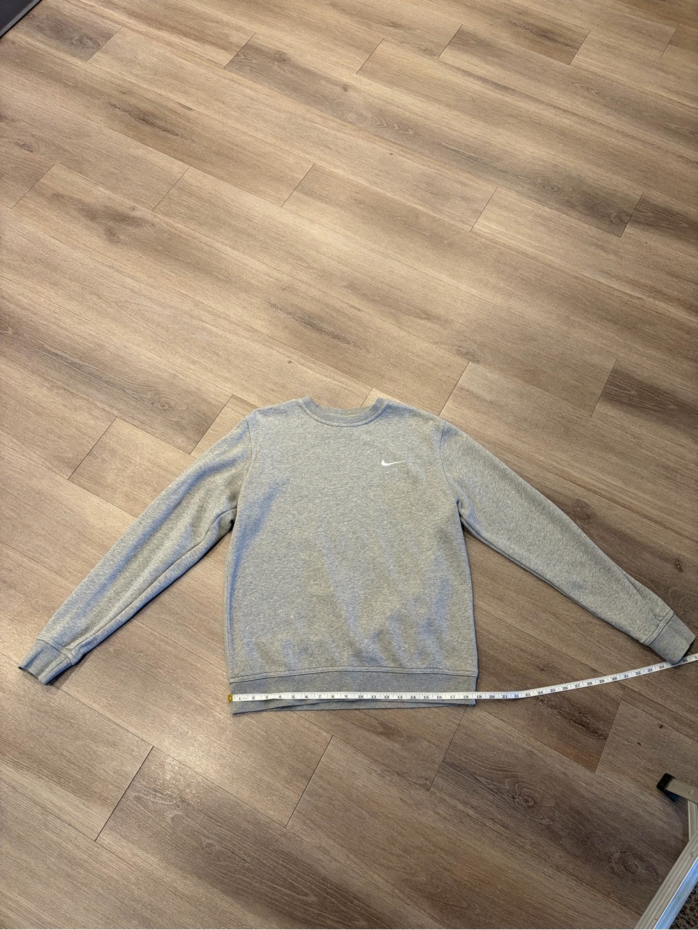 Nike Men's Light Grey Crewneck Sweatshirt with Swoosh
